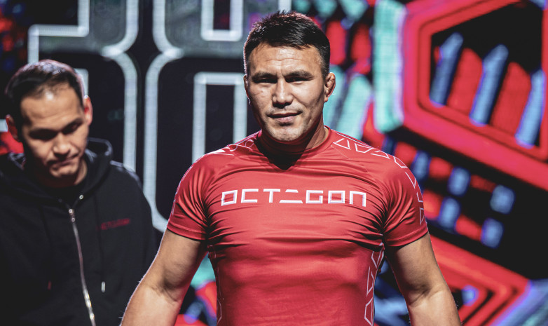 Первый казах в UFC одержал досрочную победу на турнире OCTAGON 45. Видео