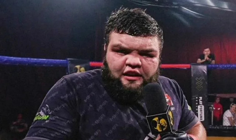 Қазақстан чемпионын «бауырсақ» деп атаған ресейлік файтер жаңа видео түсірді