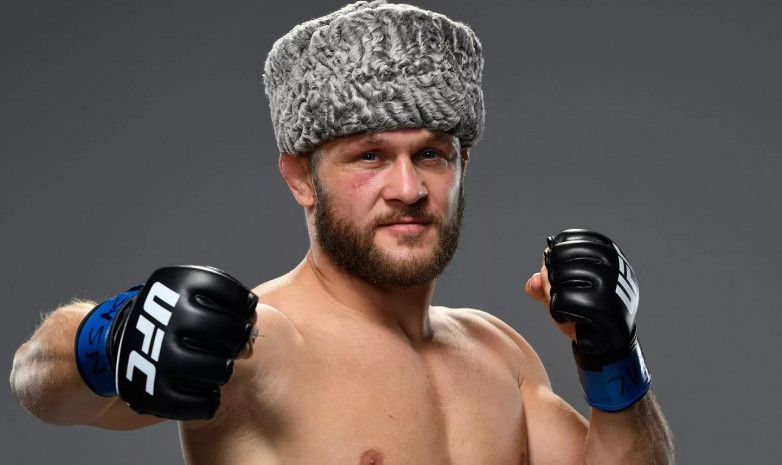 Уроженец Казахстана из UFC назвал победителя боя Оливейра - Дариуш 