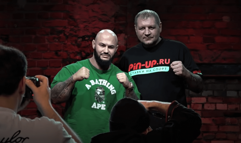 Джиган Александр Емельяненкомен жекпе-жек үшін гонорарды атады