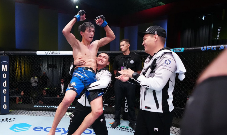 Азат Мақсұм UFC-дегі тамаша дебютінен кейін Қазақстанға оралды. ВИДЕО