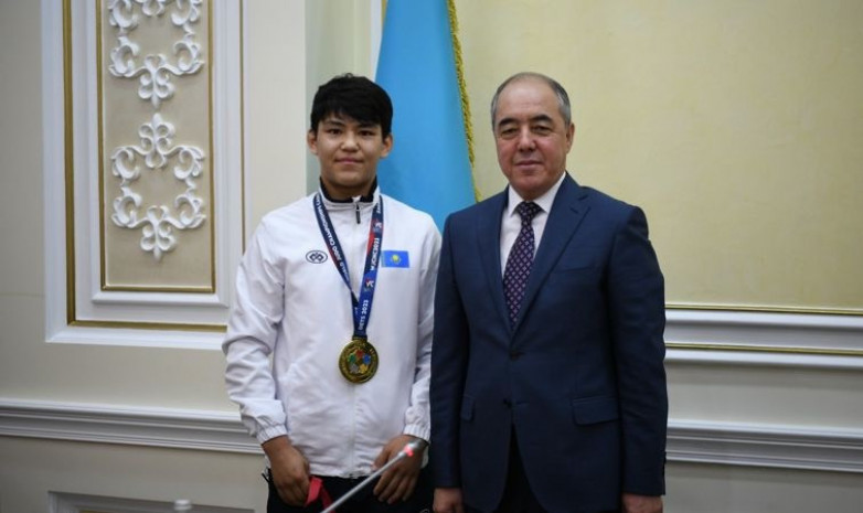 Дзюдодан әлем чемпионына пәтер сыйға берілді