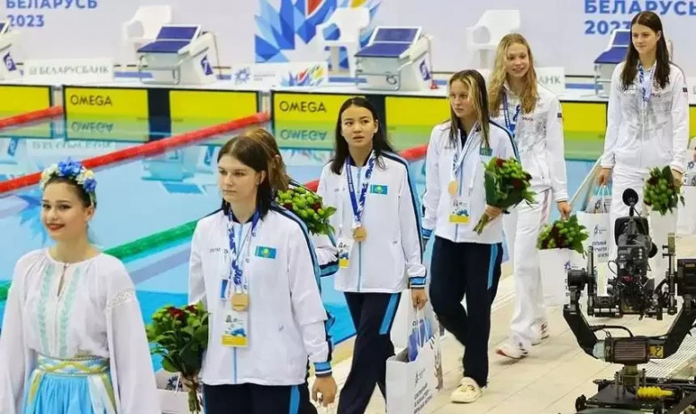 Қазақстандық суға жүзушілер халықаралық жарыста үш медаль жеңіп алды