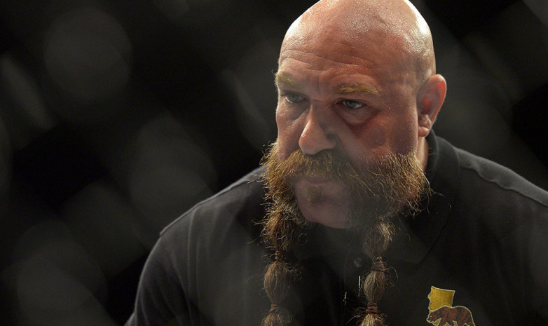 Танымал UFC төрешісі үйленді