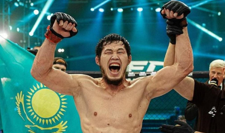 Уникальный чемпион из Казахстана высказался о легенде российского ММА после срыва их боя