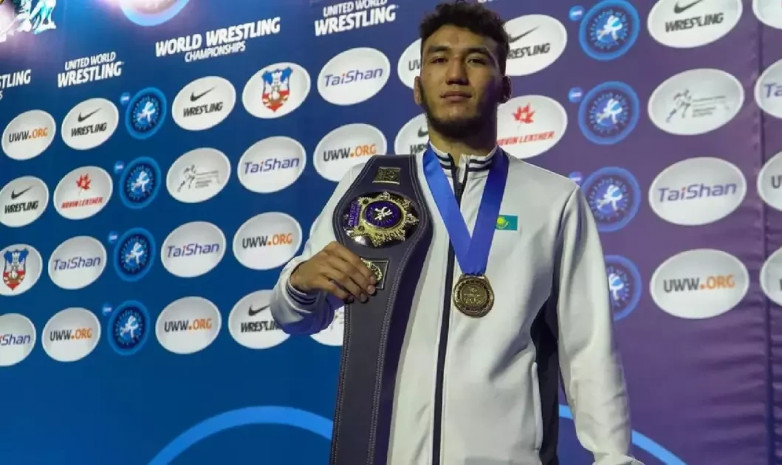 Еркін күрестен әлем чемпионы атанған Ризабек Айтмұханға кәсіпкерлер көлік мінгізді