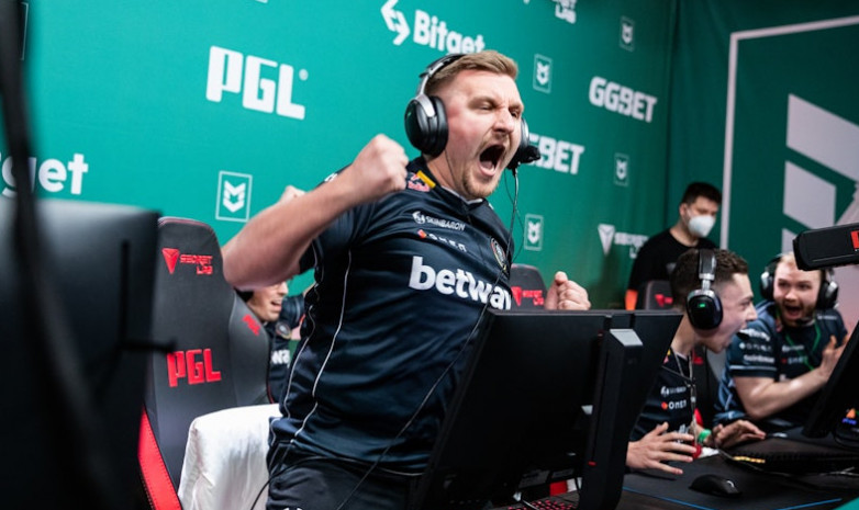 BIG против ENCE. Лучшие моменты матча на ESL Pro League Season 18