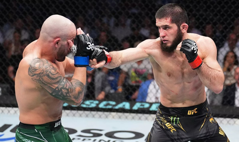 «Любезно с его стороны». Махачев сделал красивый жест в сторону Волкановски после боя 