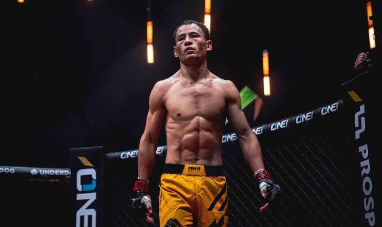 UFC-дегі жеңіліп көрмеген қазақстандықтың спарринг-серігі ерекше әдіс жасады 