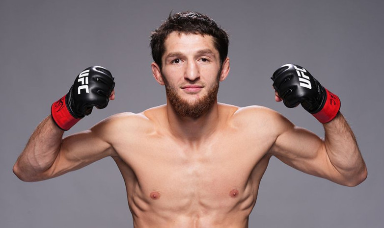 Асу Алмабаевты жеңген файтер UFC рейтингінде көтерілді