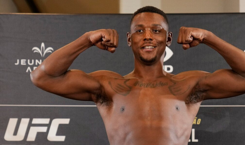 Биыл UFC чемпионы болған файтер қамауға алынған