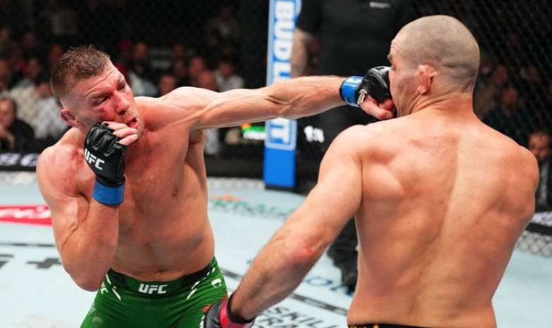 Жаңа чемпион қанша алды? UFC 297 турниріне қатысқан файтерлердің гонорары белгілі болды