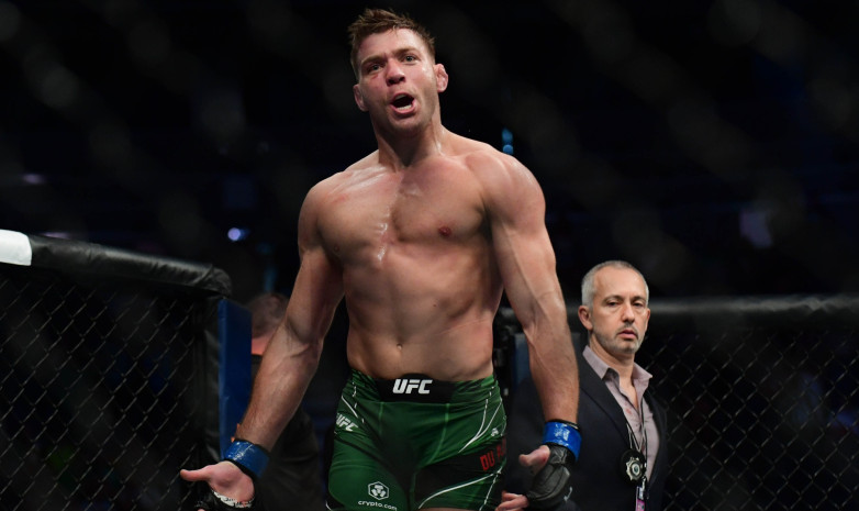 Дю Плесси UFC орта салмақтағы жаңа чемпионы атанды
