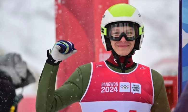 Видео. Необычный случай произошел в самолете с первым казахстанским чемпионом зимних Юношеских Олимпийских игр