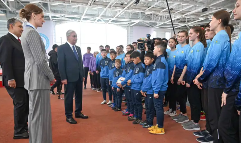 Тоқаев Ольга Рыпакова атындағы жеңіл атлетика орталығына барды