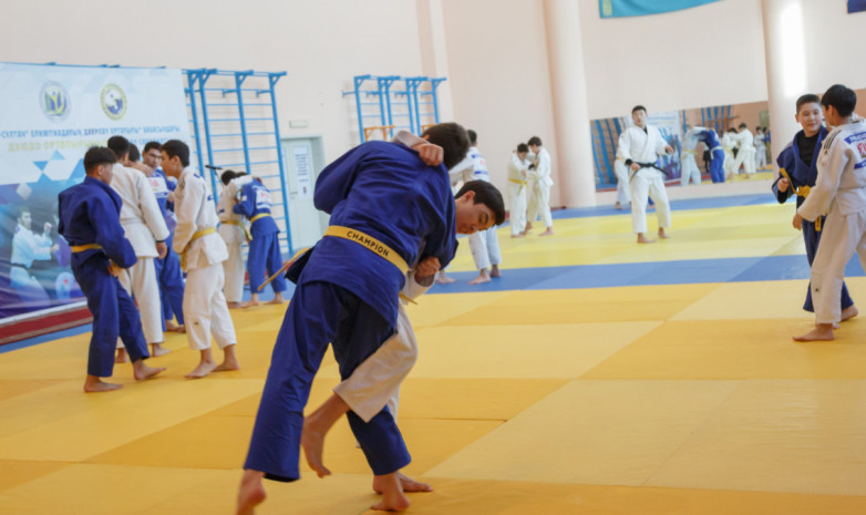 Күрес түрлерінен ел чемпионаты: Алғашқы жеңімпаздар анықталды