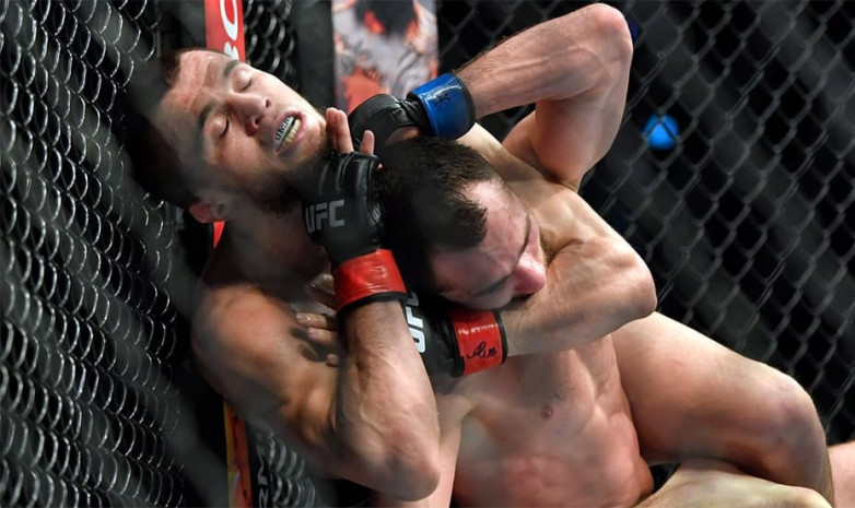 «Бірден топ-15 қатарына енеді». UFC файтері Сергей Морозов Бекзат Алмаханға кеңес берді