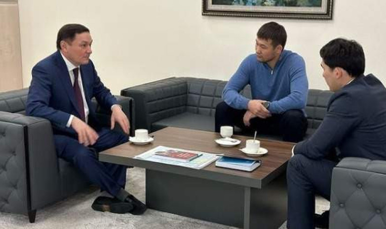 Ермек Маржықпаев белгілі файтер Шавкат Рахмоновты қабылдады