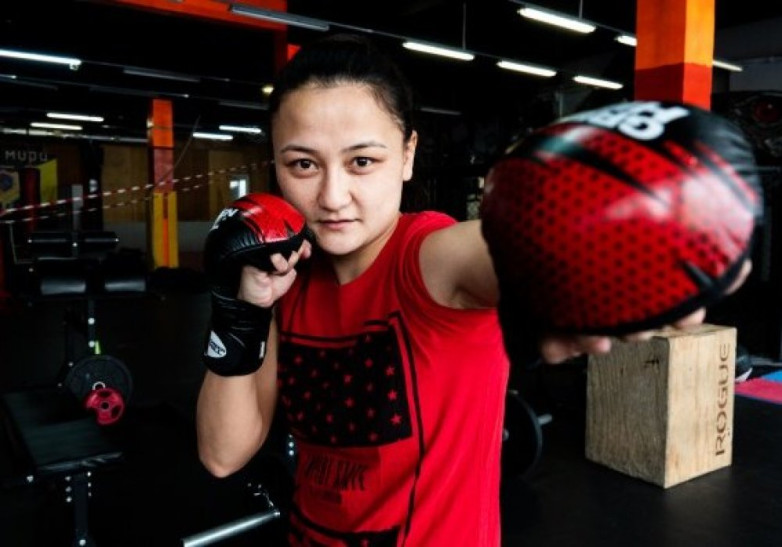 UFC-ден үміті бар қазақ қызы қытайлық әлем чемпионымен кездеседі