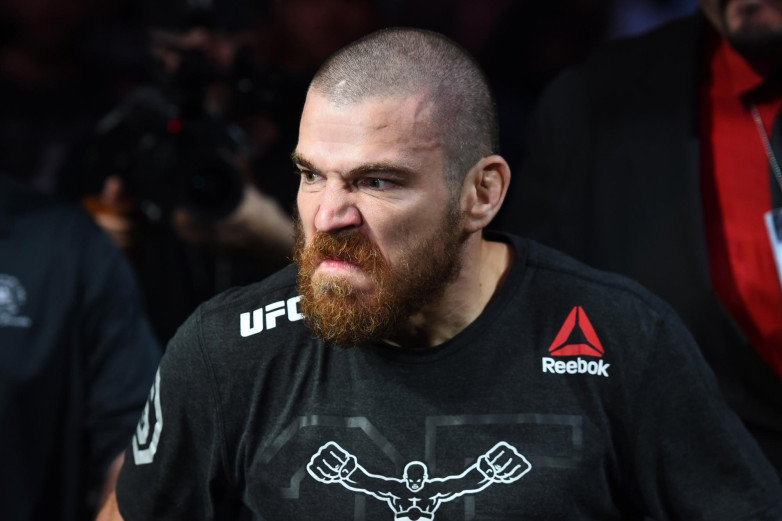 Джим Миллер стал первым бойцом UFC, кто выступил на 100-м, 200-м и 300-м номерных турнирах