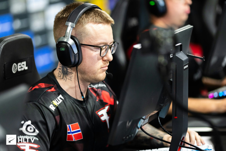 Долгожданное дерби. FaZe Clan сразится с Natus Vincere в рамках ESL Pro League Season 19