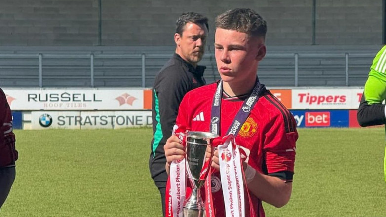 Сын Руни забил великолепный гол за «Манчестер Юнайтед» и завоевал важный трофей