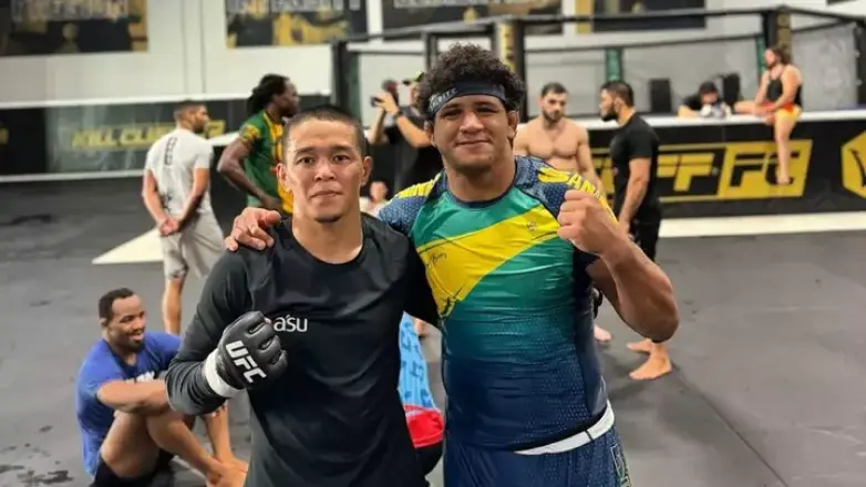 Асу Алмабаев UFC-дегі үшінші жекпе-жегіне дайындалу үшін АҚШ-қа аттанды (фото)