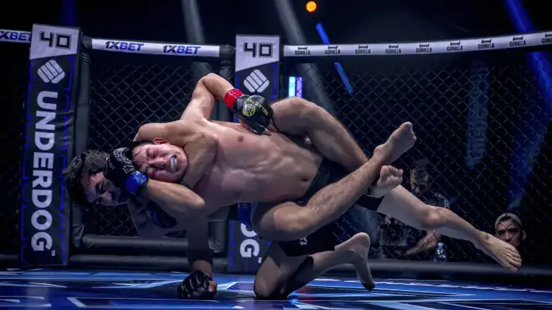 Қазақстандық спортшы өзбек файтерінен жеңіліп қалды. Видео