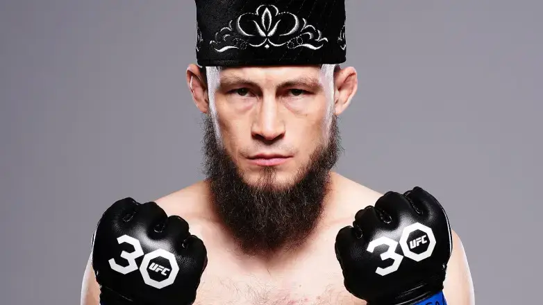 Ресейлік файтер UFC-де жеңіске жеткен соң ауруханаға жеткізілді