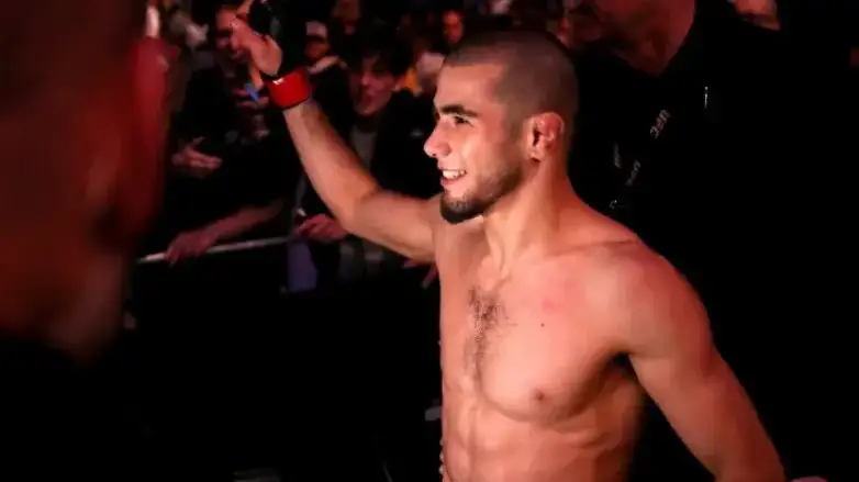 Жеңіліп көрмеген файтер UFC тізімінен шығарылды