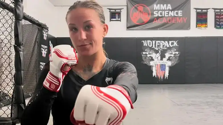 Мария Агапова UFC-дегі кезекті жекпе-жегінде жеңілді