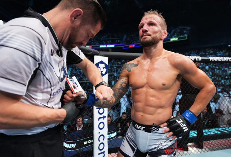 «Со мною покончено». Двукратный чемпион UFC сделал заявление о своей карьере