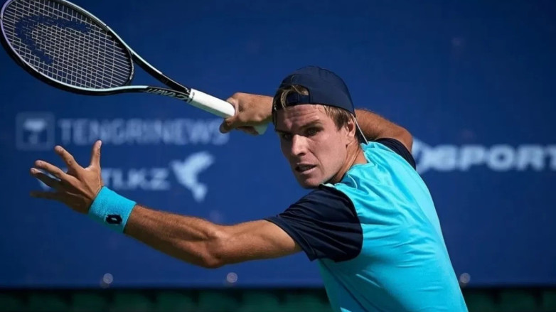 Казахстанский теннисист остался без четвертьфинала турнира в Румынии