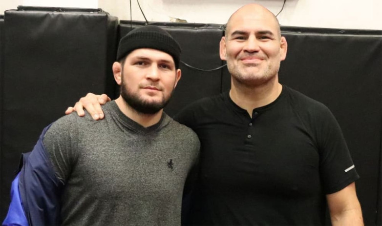 ВИДЕО. Легенда UFC сделал массаж Хабибу Нурмагомедову