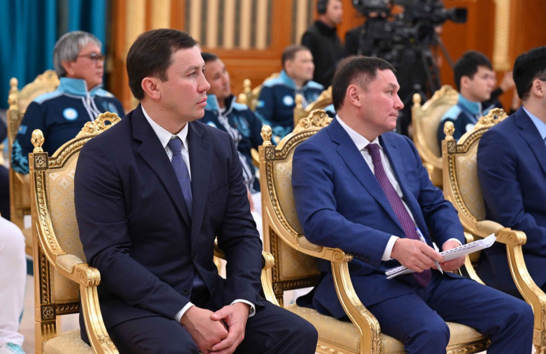 Азаматтық беріп, ел атынан додаға қосу тәжірибесін доғару керек