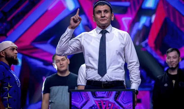 13 жас айырмашылығы файтерге ММА турнирінде мерзімінен бұрын жеңіске жетуіне кедергі болмады. Видео