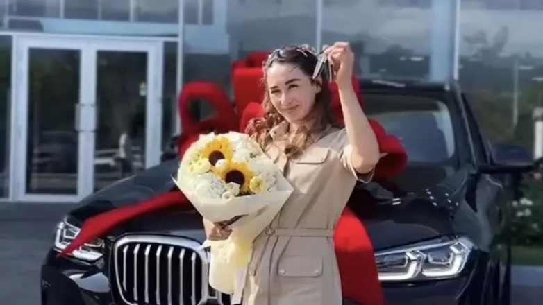 Дзюдошы Әбиба Әбужақыноваға тағы бір көлік сыйға берілді