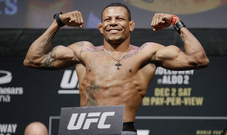 Бразильский боец UFC пережил взрыв гранаты