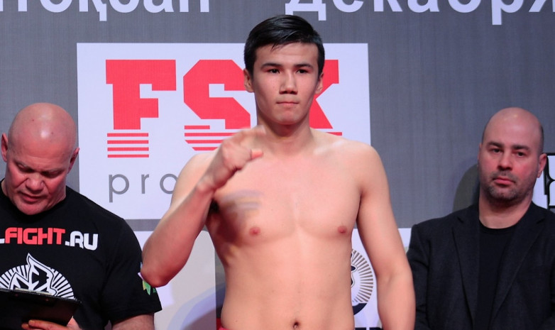 Казахстанский боксер впервые потерпел поражение на профи ринге