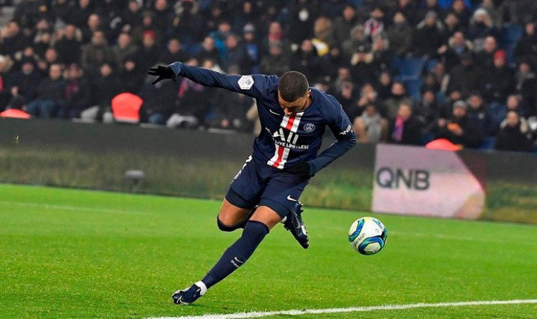 ВИДЕО. Мбаппе забил супергол пяткой в падении и отпраздновал его смешной позой