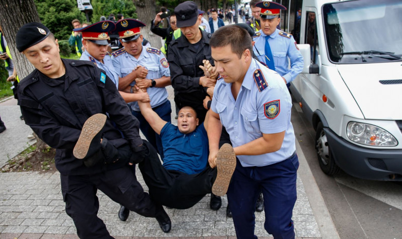 Абдуллаханов: Если бы я собрался на митинг, то без велосипеда и сумок