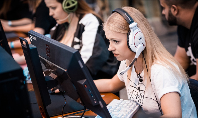 Киберспортсменка отреагировала на слова OverDrive: "Сексист и нуб"