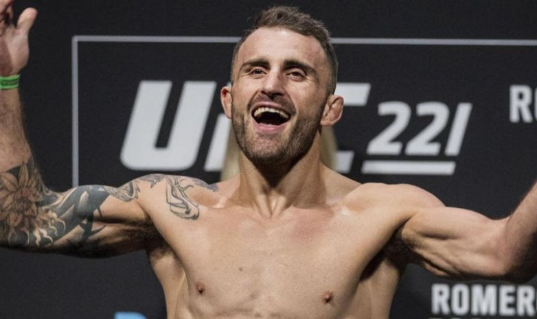 UFC 245-те Волкановски Холлоуэйден жеңіл салмақтағы чемпиондық белбеуін тартып алды