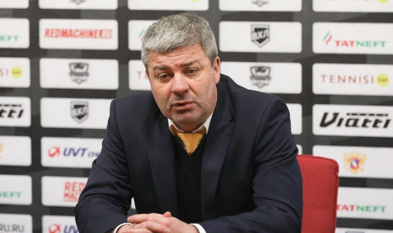 «Сарыарқа» бас бапкерімен қош айтысты