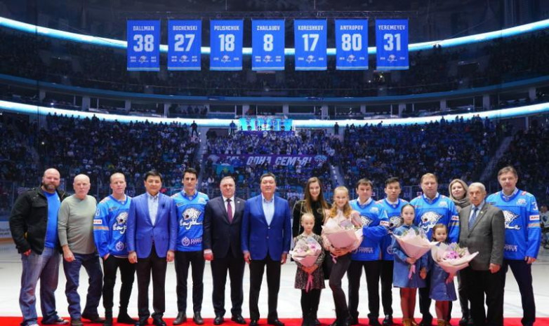 «Барыс» 20 жылдығына орай клубтың танымал жеті ойыншысының жейдесін желбіретті