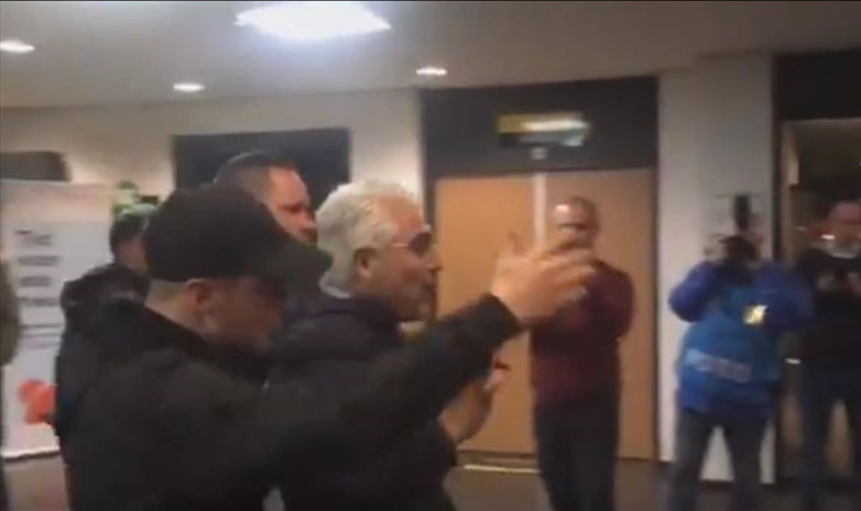 ВИДЕО. Фанаты не пустили владельца клуба на стадион