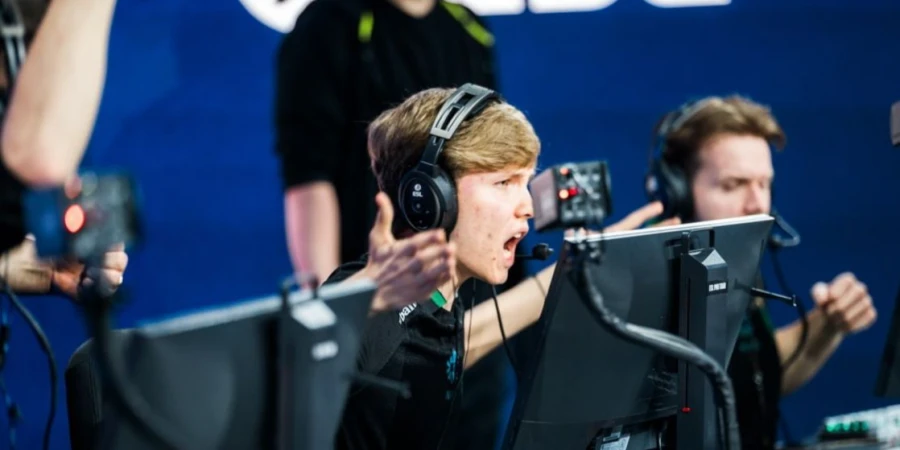 Team Falcons пробилась в плей-офф IEM Dallas 2025, обыграв Heroic