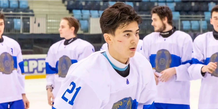 Қазақстандық хоккейші Финляндия чемпионатындағы матчта голдық пас берді