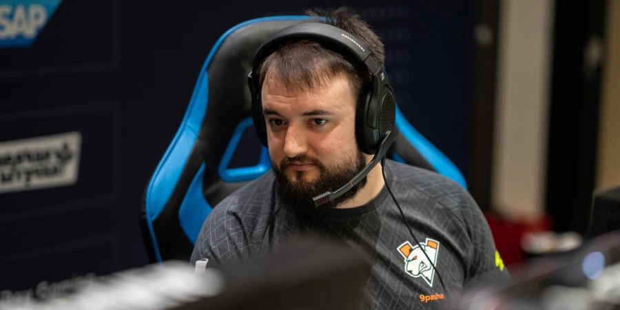 Российский киберспортсмен рассказал о лучших и худших решениях в своей карьере