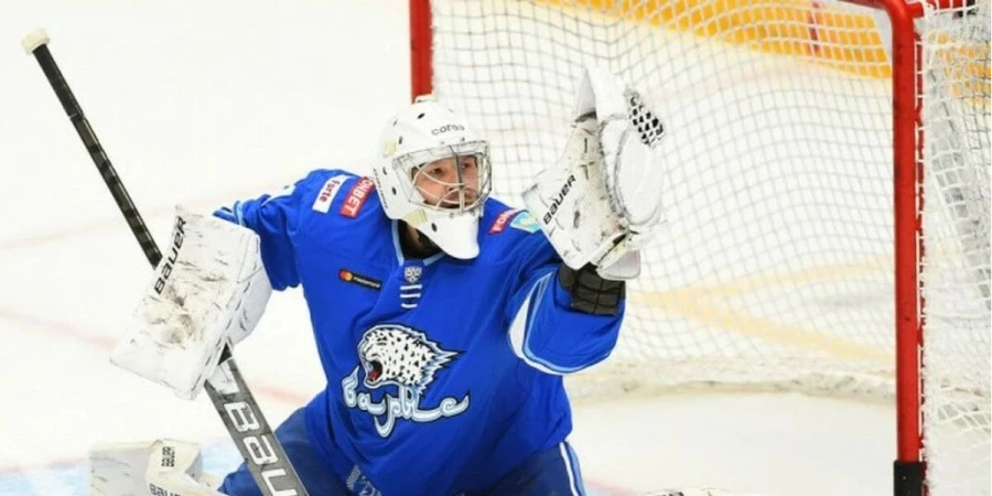 Вратарь «Барыса» достиг отметки в 100 матчей в КХЛ